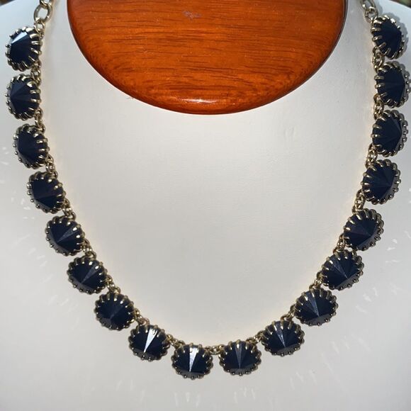 Retired J. Crew Venus Fly Trap Necklace - Picture 4 of 8